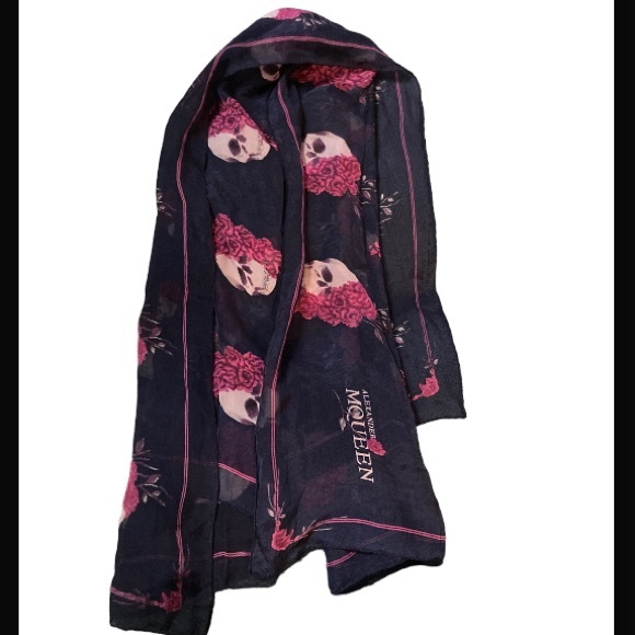 Alexander McQueen Skull Flower Silk Scarf - Picture 4 of 13